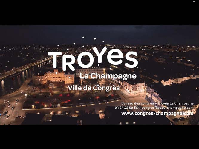 Le Palais des Congrès et l'Espace Argence de Troyes en aérien de nuit